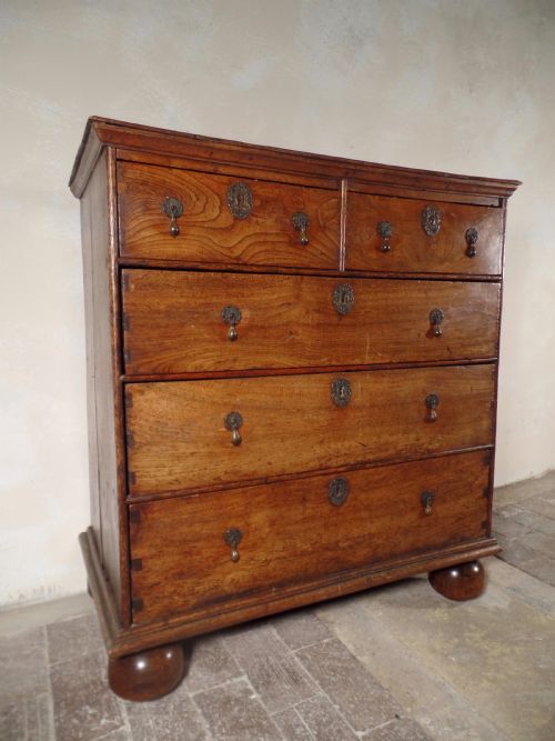 AN ANTIQUE WILLIAM MARY ELM CHEST OF DRAWERS COUNTY HONEST DOVETAIL BEDROOM - ADDITIONAL PHOTO 9