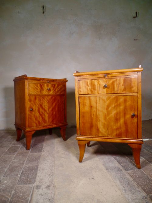 a pair of satin birch biedermeier bedside cabinets with drawers - CATEGORY: ANTIQUE CABINETS - DATED 1890
