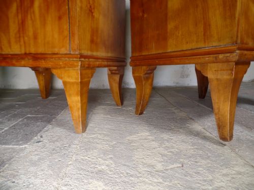 A PAIR OF SATIN BIRCH BIEDERMEIER BEDSIDE CABINETS WITH DRAWERS - ADDITIONAL PHOTO 4