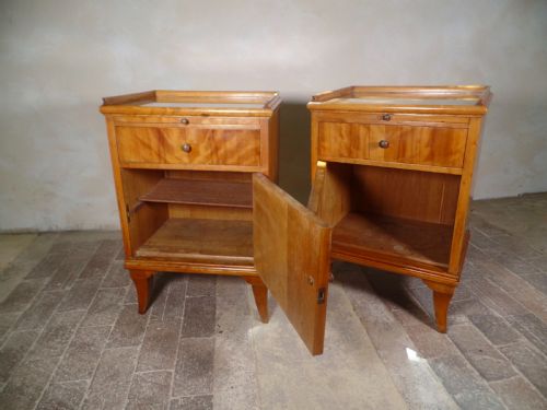 A PAIR OF SATIN BIRCH BIEDERMEIER BEDSIDE CABINETS WITH DRAWERS - ADDITIONAL PHOTO 7