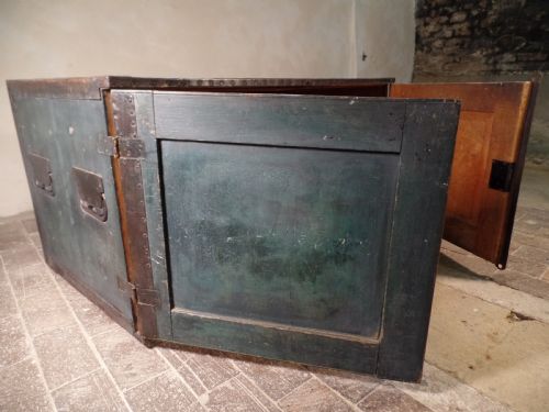 ANTIQUE IRON BOUND WW2 CAMPAIGN MILITARY CHEST TRUNK - ADDITIONAL PHOTO 3