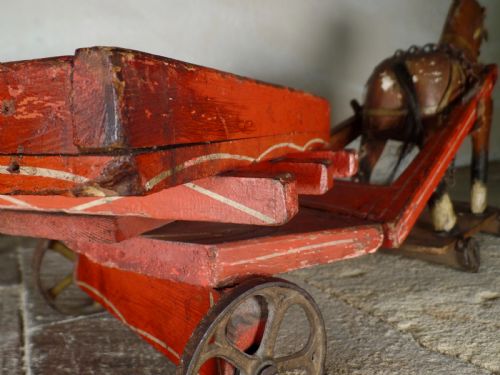 A DECORATIVE ANTIQUE 19TH CENTURY PAINTED POLYCHROME FOLK CARVED PULL HORSE TOY - ADDITIONAL PHOTO 8