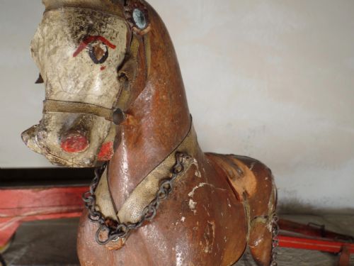 A DECORATIVE ANTIQUE 19TH CENTURY PAINTED POLYCHROME FOLK CARVED PULL HORSE TOY - ADDITIONAL PHOTO 10