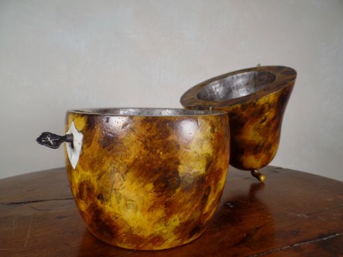 AN ANTIQUE PEAR TEA CADDY KEY FRUITWOOD FAUX TORTOISE SHELL DECORATIVE PAINT - ADDITIONAL PHOTO 3