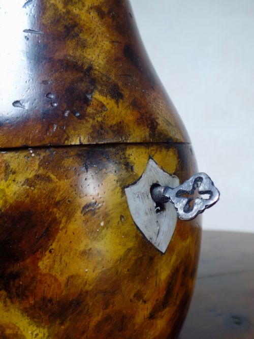AN ANTIQUE PEAR TEA CADDY KEY FRUITWOOD FAUX TORTOISE SHELL DECORATIVE PAINT - ADDITIONAL PHOTO 9