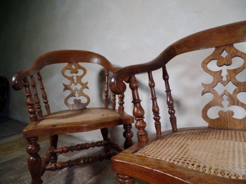 A PAIR OF ANTIQUE OAK SCROLL CAPTAINS SMOKER BOW ARM CHAIRS WITH BERGERE SEAT - ADDITIONAL PHOTO 16