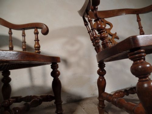 A PAIR OF ANTIQUE OAK SCROLL CAPTAINS SMOKER BOW ARM CHAIRS WITH BERGERE SEAT - ADDITIONAL PHOTO 18