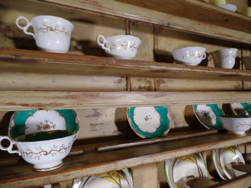 ANTIQUE 18TH CENTURY IRISH DRESSER C1790 WITH ORIGINAL YELLOW PAINT PLATE RACK - ADDITIONAL PHOTO 8