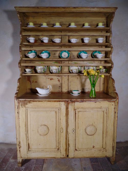 ANTIQUE 18TH CENTURY IRISH DRESSER C1790 WITH ORIGINAL YELLOW PAINT PLATE RACK - ADDITIONAL PHOTO 9