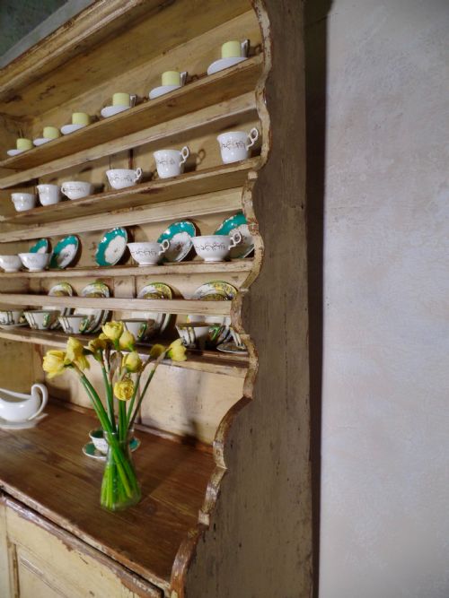 ANTIQUE 18TH CENTURY IRISH DRESSER C1790 WITH ORIGINAL YELLOW PAINT PLATE RACK - ADDITIONAL PHOTO 11