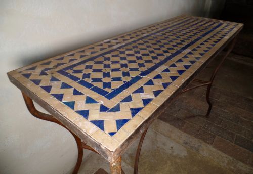 ANTIQUE ITALIAN CAST IRON MOSAIC OUTDOOR TABLE WITH BLUE TILES - ADDITIONAL PHOTO 5