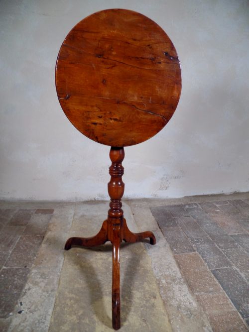 ANTIQUE GEORGIAN SOLID YEW WOOD LAMP WINE TILT TOP TABLE TRIPOD LEGS SMALL - ADDITIONAL PHOTO 2