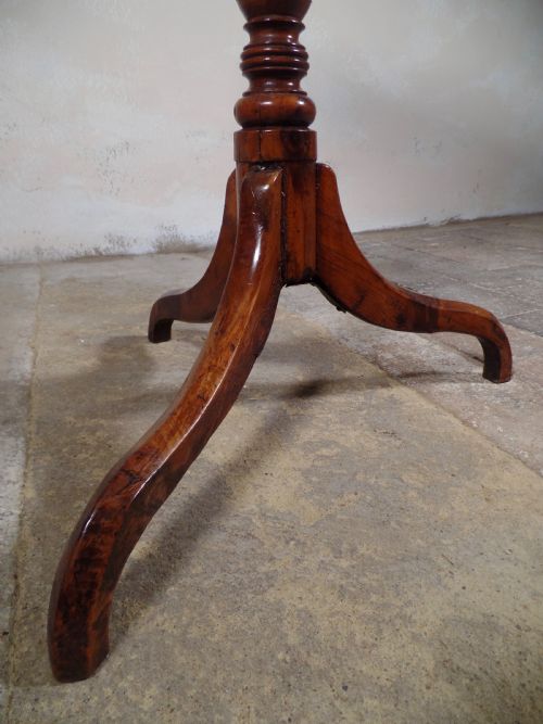 ANTIQUE GEORGIAN SOLID YEW WOOD LAMP WINE TILT TOP TABLE TRIPOD LEGS SMALL - ADDITIONAL PHOTO 5