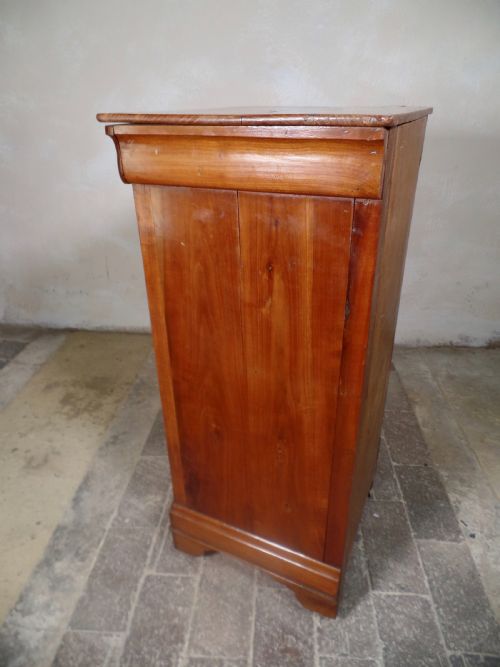 ANTIQUE CONTINENTAL FRUITWOOD BEDSIDE CABINET WITH A DRAWER - ADDITIONAL PHOTO 2