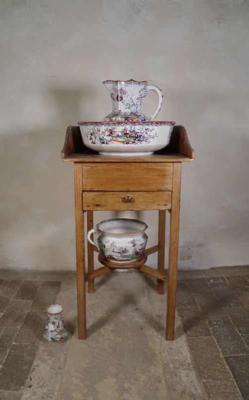 antique 19th century victorian tray top wash stand wooden bedside cabinet - CATEGORY: ANTIQUE FURNITURE - DATED VICTORIAN