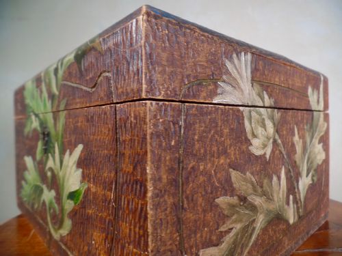 ANTIQUE 19TH CENTURY HAND PAINTED SCOTTISH ADZED THISTLES TABLE BOX WOODEN - ADDITIONAL PHOTO 7