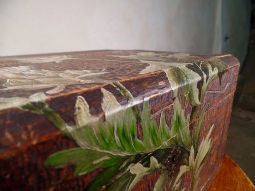 ANTIQUE 19TH CENTURY HAND PAINTED SCOTTISH ADZED THISTLES TABLE BOX WOODEN - ADDITIONAL PHOTO 10