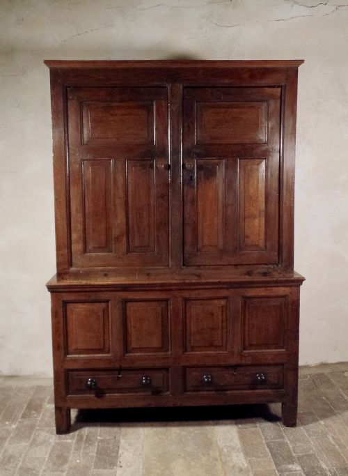 18th century oak cupboard press probably welsh - CATEGORY: ANTIQUE CUPBOARDS - DATED 1800