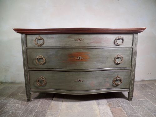 ANTIQUE FRENCH CONTINENTAL SERPENTINE OAK CHEST OF DRAWERS PAINTED GREEN WITH BRASS HANDLES - ADDITIONAL PHOTO 5