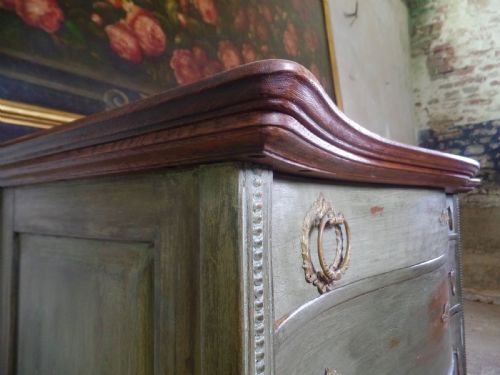 ANTIQUE FRENCH CONTINENTAL SERPENTINE OAK CHEST OF DRAWERS PAINTED GREEN WITH BRASS HANDLES - ADDITIONAL PHOTO 8