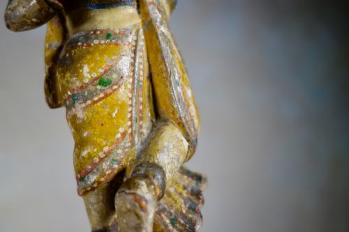 19TH CENTURY INDIAN CARVED DECORATIVE HAND PAINTED POLYCHROME ORNAMENT MOBILE TOY - ADDITIONAL PHOTO 5