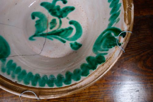 19TH CENTURY SPANISH DAIRY BOWL GRANADA LEBRILLO EARTHENWARE - ADDITIONAL PHOTO 4
