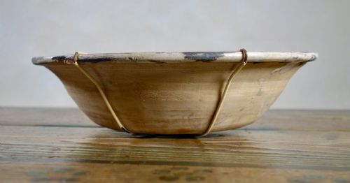 A SPANISH TIN GLAZE BOWL WITH BIRD DECORATION - ADDITIONAL PHOTO 8