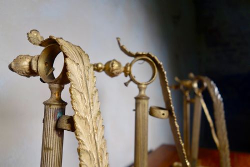 FOUR 19TH CENTURY ITALIAN ORMOLU CURTAIN BRACKETS - ADDITIONAL PHOTO 12