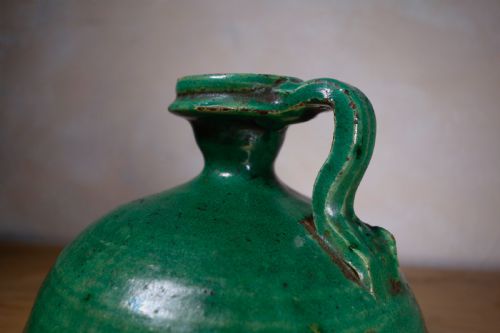 AN ANTIQUE FRENCH GREEN OLIVE OIL JUG - ADDITIONAL PHOTO 5
