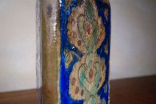 AN ANTIQUE LARGE TRIANGULAR PERSIAN VASE - ADDITIONAL PHOTO 11
