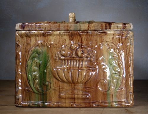 19TH CENTURY SCOTTISH MAJOLICA BREADBOX - ADDITIONAL PHOTO 1