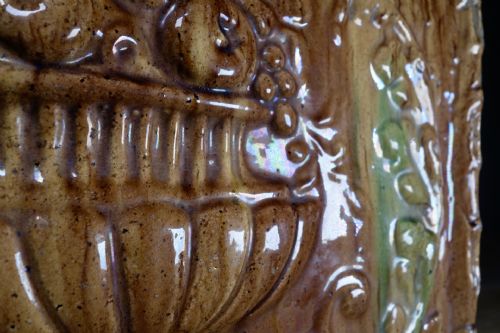 19TH CENTURY SCOTTISH MAJOLICA BREADBOX - ADDITIONAL PHOTO 2