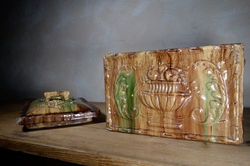 19TH CENTURY SCOTTISH MAJOLICA BREADBOX - ADDITIONAL PHOTO 7