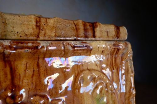 19TH CENTURY SCOTTISH MAJOLICA BREADBOX - ADDITIONAL PHOTO 11