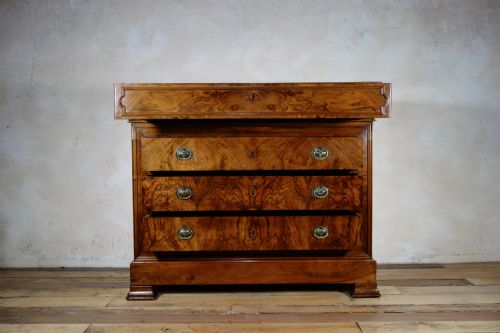 A 19TH CENTURY WALNUT FRENCH LOUIS PHILIPPE COMMODE CHEST OF DRAWERS - ADDITIONAL PHOTO 2