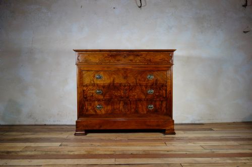A 19TH CENTURY WALNUT FRENCH LOUIS PHILIPPE COMMODE CHEST OF DRAWERS - ADDITIONAL PHOTO 10