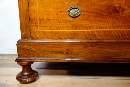 AN EXCEPTIONAL LARGE 19TH CENTURY CONTINENTAL COMMODE - ADDITIONAL PHOTO 12