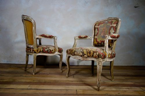 AN ANTIQUE PAIR OF FAUTEUIL FRENCH PAINTED ARMCHAIRS - ADDITIONAL PHOTO 9