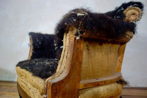 ANTIQUE VICTORIAN NURSING ARMCHAIR FOR UPHOLSTERY - ADDITIONAL PHOTO 2