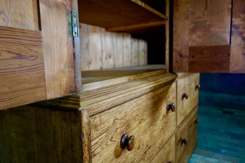 ANTIQUE MID VICTORIAN LARGE HOUSEKEEPERS CUPBOARD - ADDITIONAL PHOTO 7