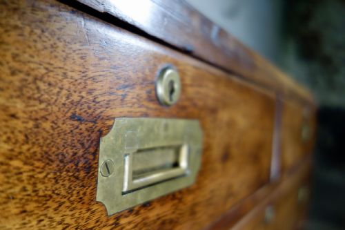 MILITARY BRASS MOUNTED MAHOGANY TWOPART SECRTAIRE CAMPAIGN CHEST OF DRAWERS - ADDITIONAL PHOTO 6