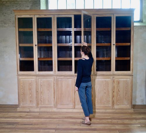 AN EXCEPTIONALLY LARGE LATE 19TH CENTURY GLAZED BLEACHED BOOKCASE DISPLAY CABINET SHOP FITTING KITCHEN - ADDITIONAL PHOTO 2