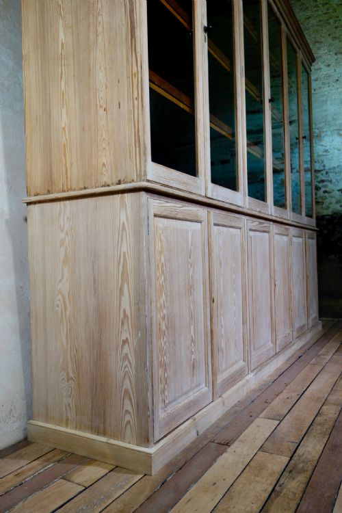 AN EXCEPTIONALLY LARGE LATE 19TH CENTURY GLAZED BLEACHED BOOKCASE DISPLAY CABINET SHOP FITTING KITCHEN - ADDITIONAL PHOTO 9