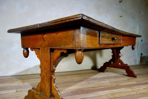 A LARGE 18THCENTURY FRENCH PROVINCIAL FARMHOUSE KITCHEN TABLE - ADDITIONAL PHOTO 1
