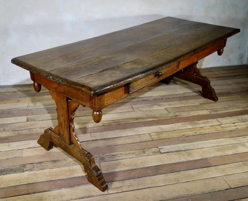 A LARGE 18THCENTURY FRENCH PROVINCIAL FARMHOUSE KITCHEN TABLE - ADDITIONAL PHOTO 6