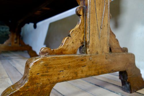 A LARGE 18THCENTURY FRENCH PROVINCIAL FARMHOUSE KITCHEN TABLE - ADDITIONAL PHOTO 7