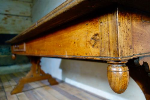 A LARGE 18THCENTURY FRENCH PROVINCIAL FARMHOUSE KITCHEN TABLE - ADDITIONAL PHOTO 8