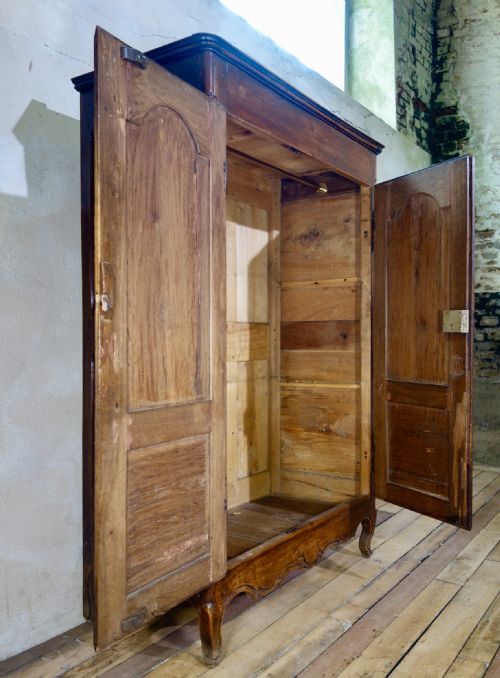 A SMALL 18TH CENTURY FRENCH PROVINCIAL OAK ARMOIRE WARDROBE CUPBOARD - ADDITIONAL PHOTO 2