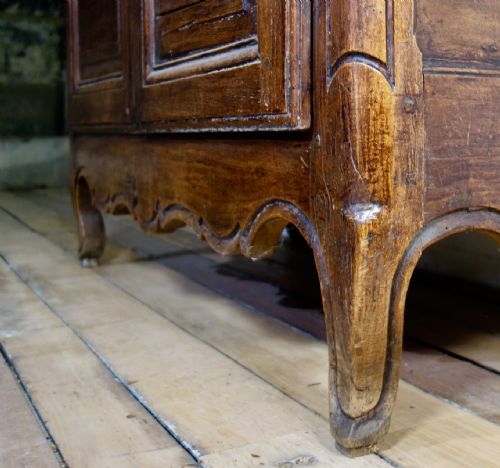 A SMALL 18TH CENTURY FRENCH PROVINCIAL OAK ARMOIRE WARDROBE CUPBOARD - ADDITIONAL PHOTO 3
