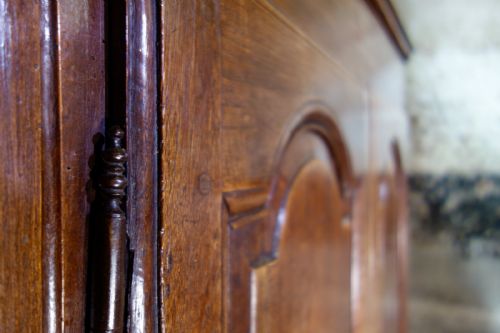 A SMALL 18TH CENTURY FRENCH PROVINCIAL OAK ARMOIRE WARDROBE CUPBOARD - ADDITIONAL PHOTO 8